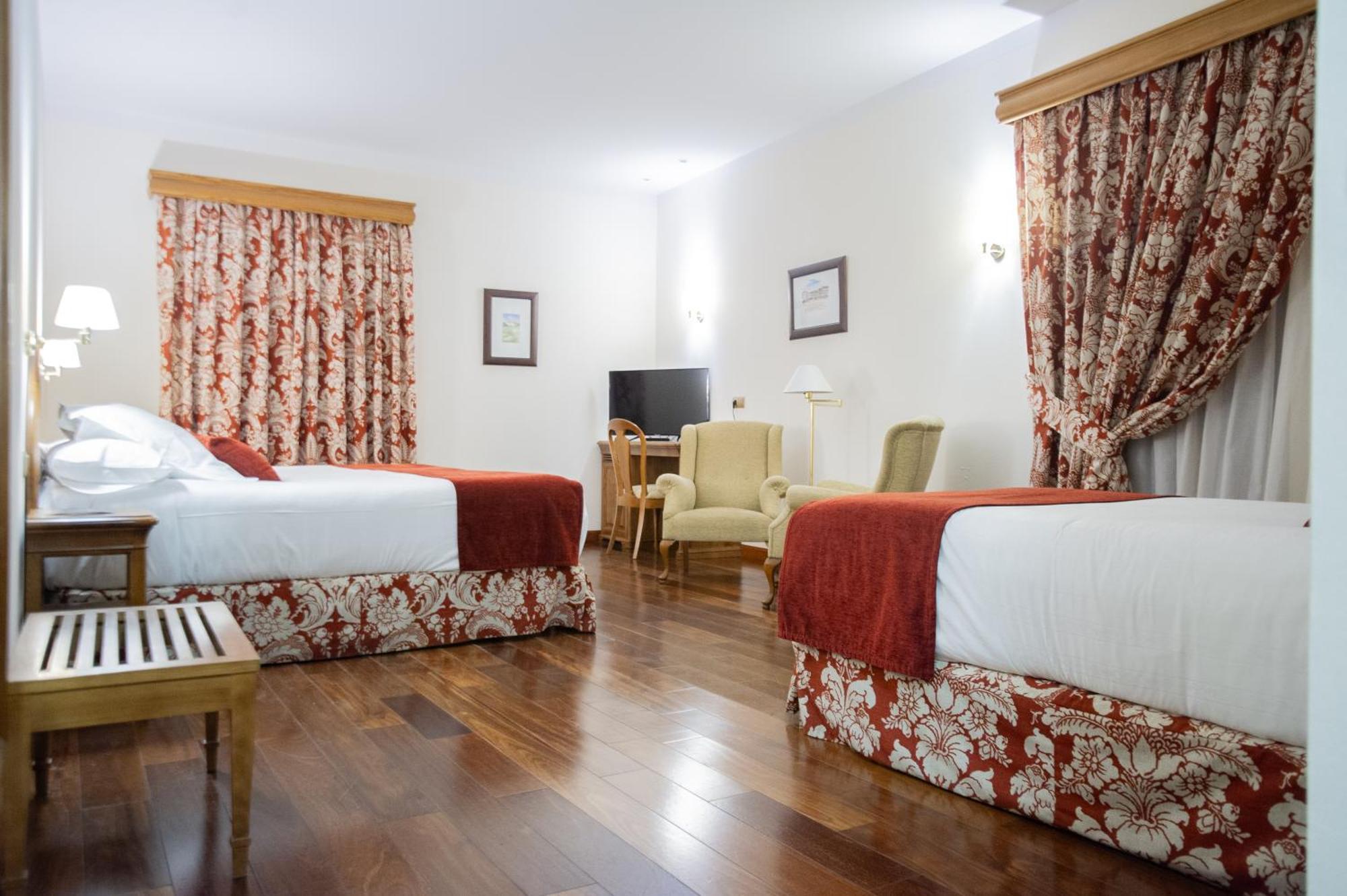 Azz Penafiel Las Claras Hotel & Spa Zewnętrze zdjęcie
